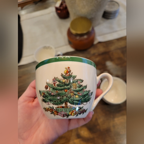 (4) Spode Christmas Tea/Coffee Cups - Picture 6 of 7